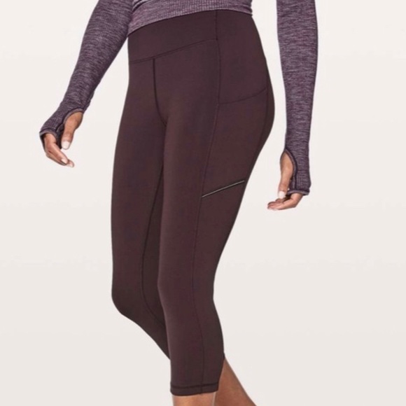 Almost new speed up leggings, great for running or CrossFit. - Picture 4 of 5